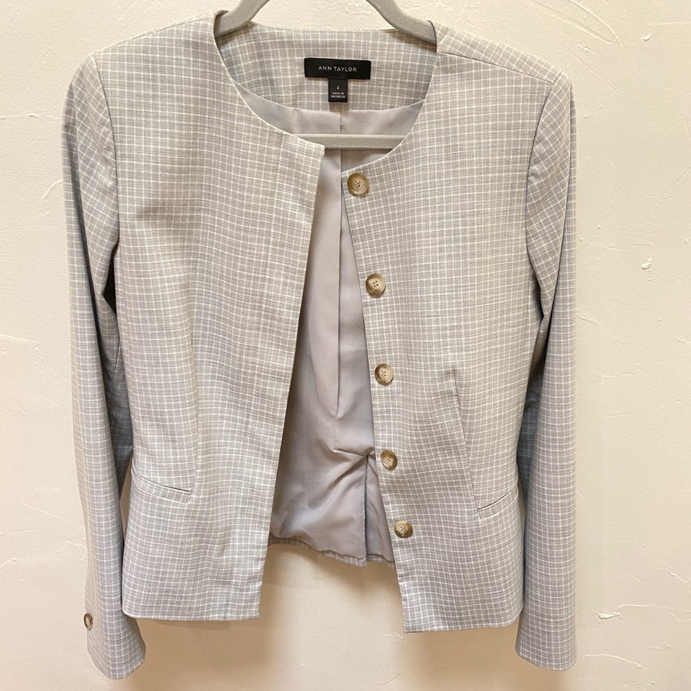 Ann Taylor Grey and White Suit Jacket Blazer Women’s Size 2